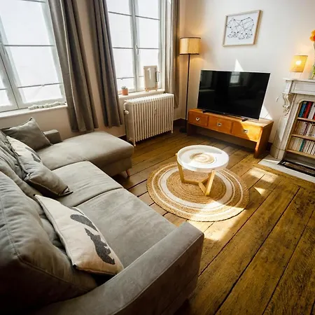 La Petite Ourse - De Charme Citadin شقة Andenne